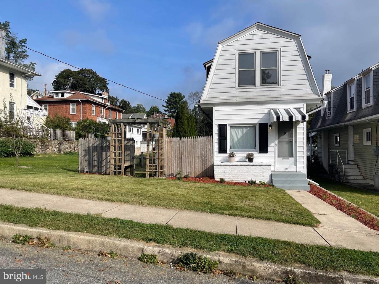 2451 Filbert Avenue - Photo 1