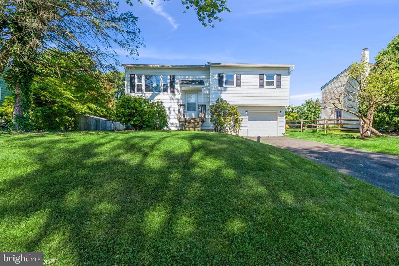 270 Hawthorne Avenue - Photo 1