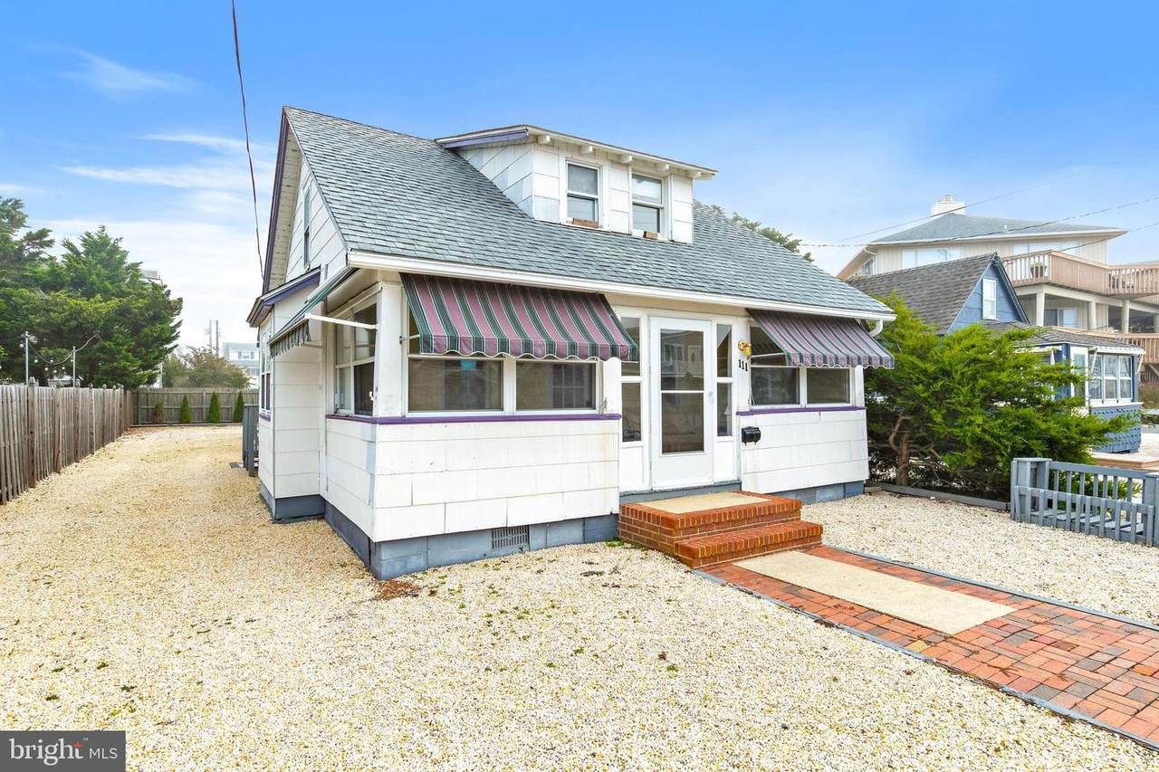 111 26TH Street - Photo 1