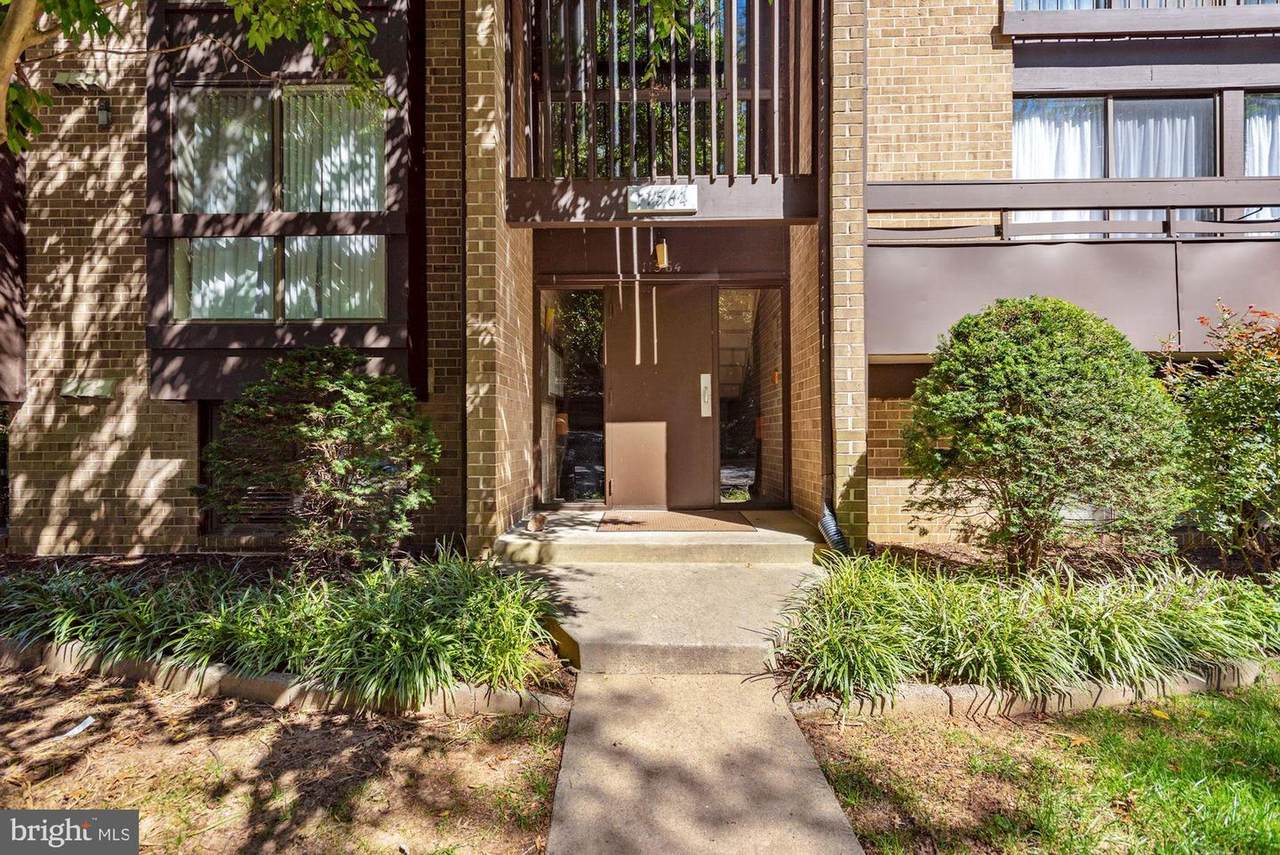 11564 Rolling Green Court - Photo 1