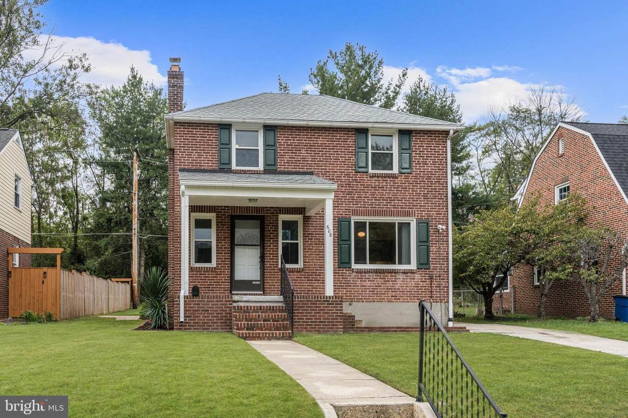 608 Warwick Road - Photo 1