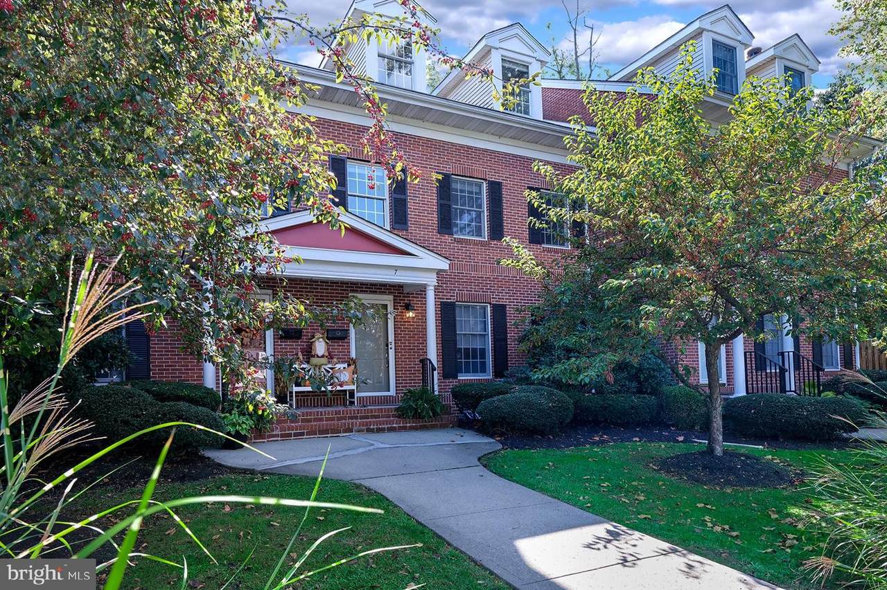 7 Park Street Hamlet - Photo 1