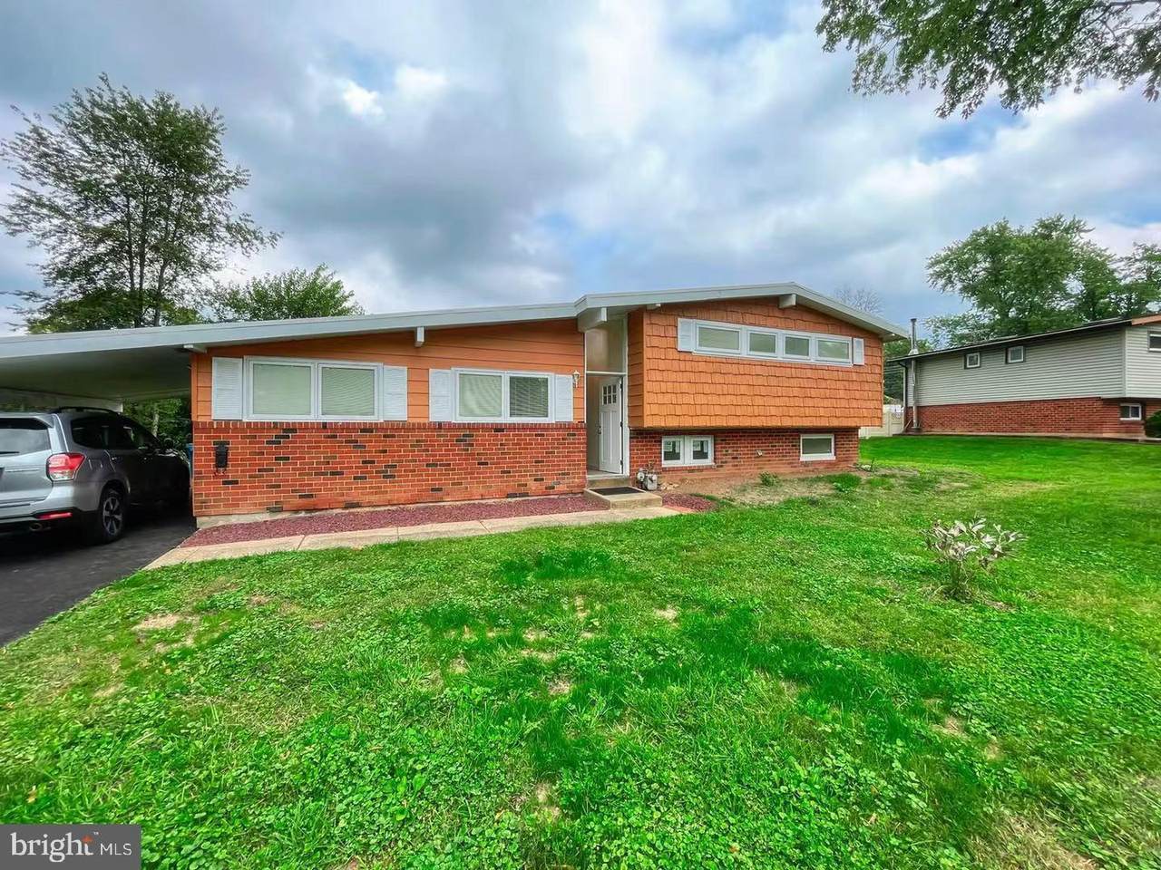 512 Dartmouth Drive - Photo 1