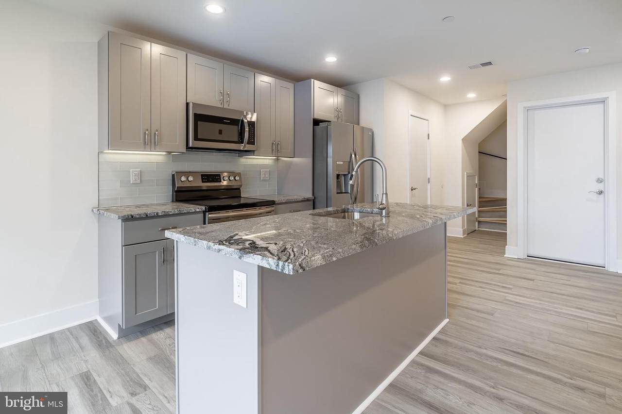 2437 Thompson Street - Photo 1
