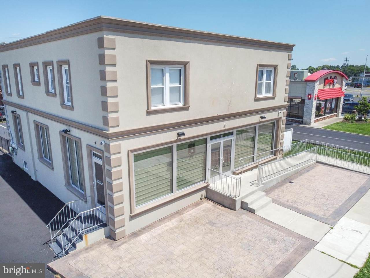 751-755 Union Boulevard - Photo 1