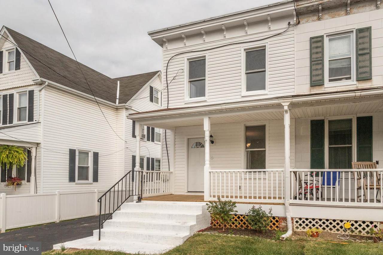 18 Bloomingdale Avenue - Photo 1