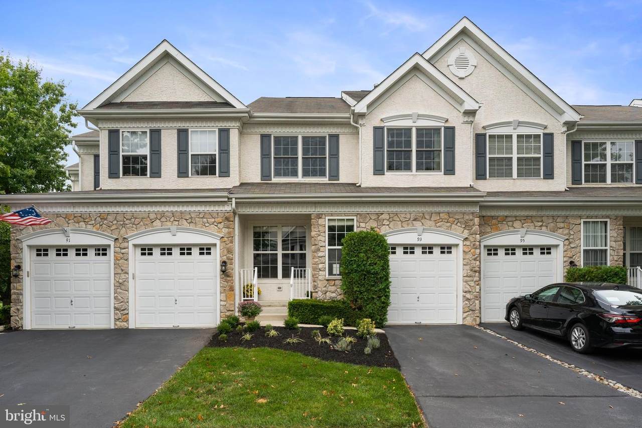 93 Portsmouth Circle - Photo 1