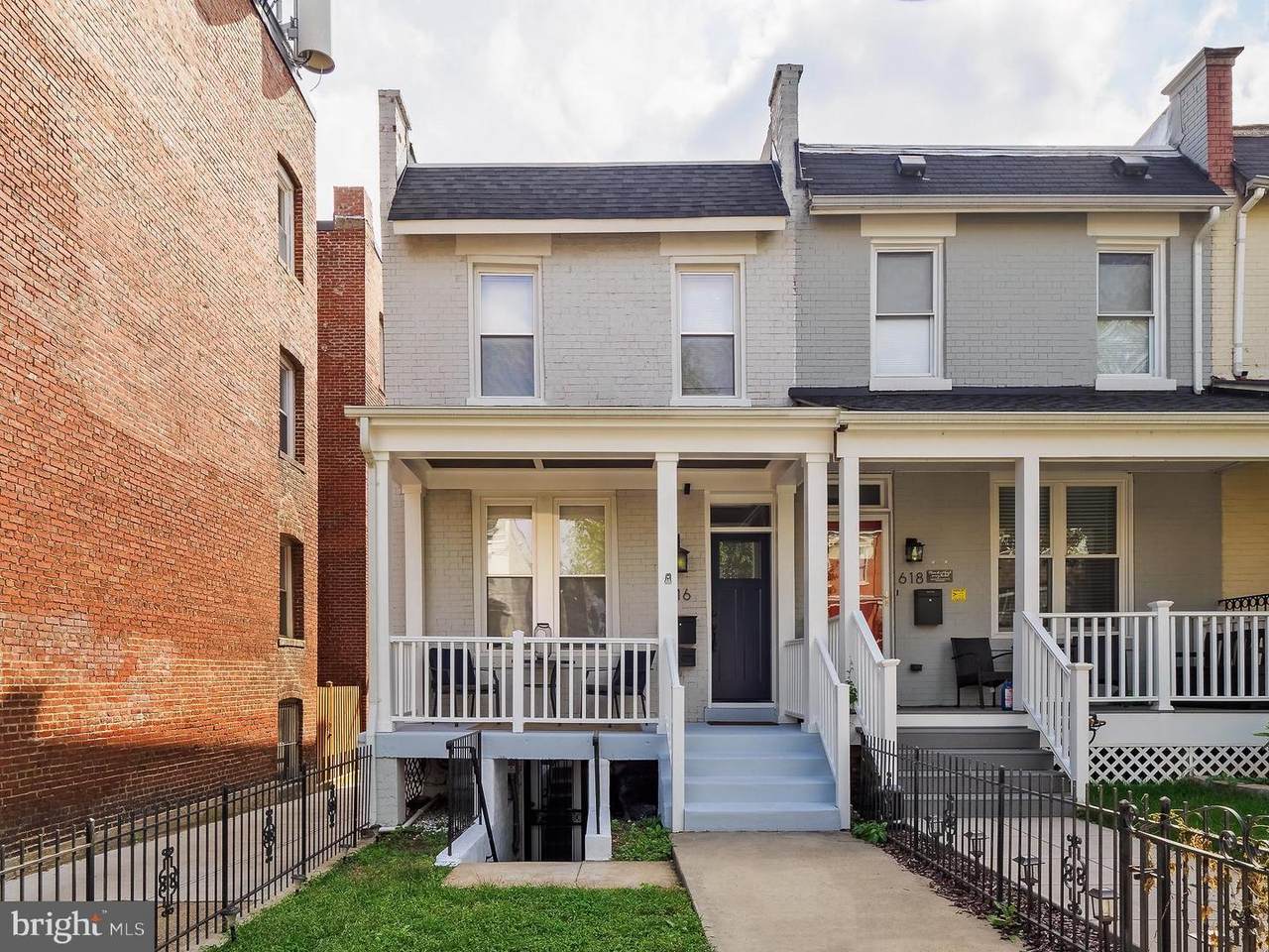616 Irving Street - Photo 1