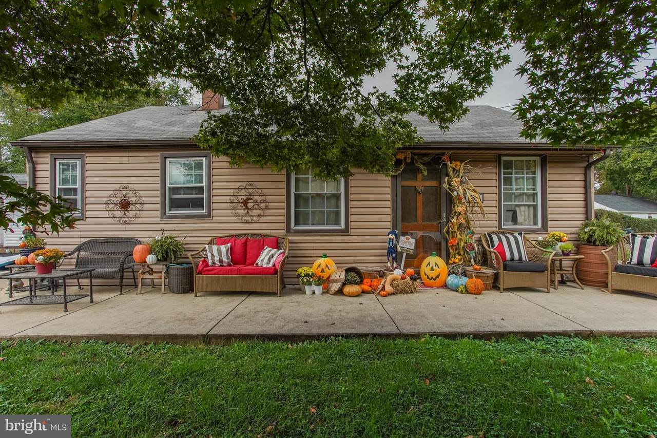 1152 Johnston Avenue - Photo 1