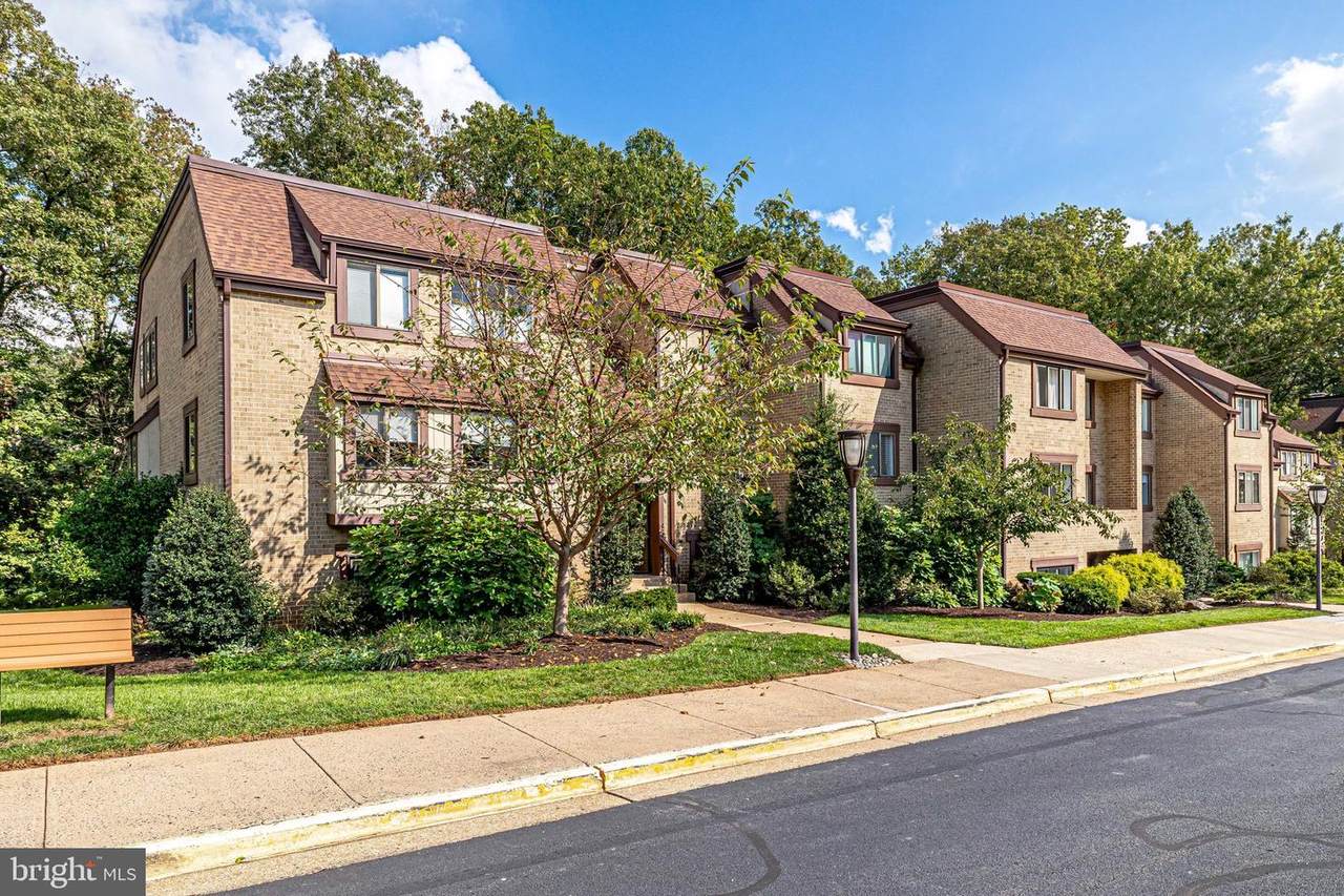 1661 Parkcrest Circle - Photo 1