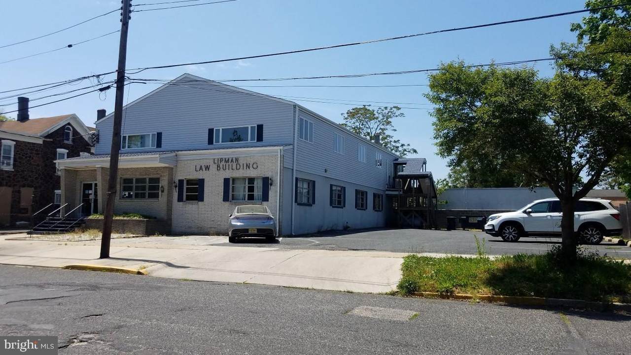110 6TH Street - Photo 1