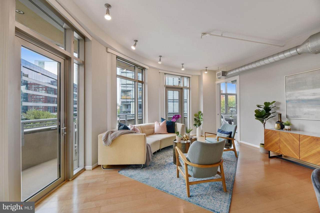 811 4TH Street - Photo 1