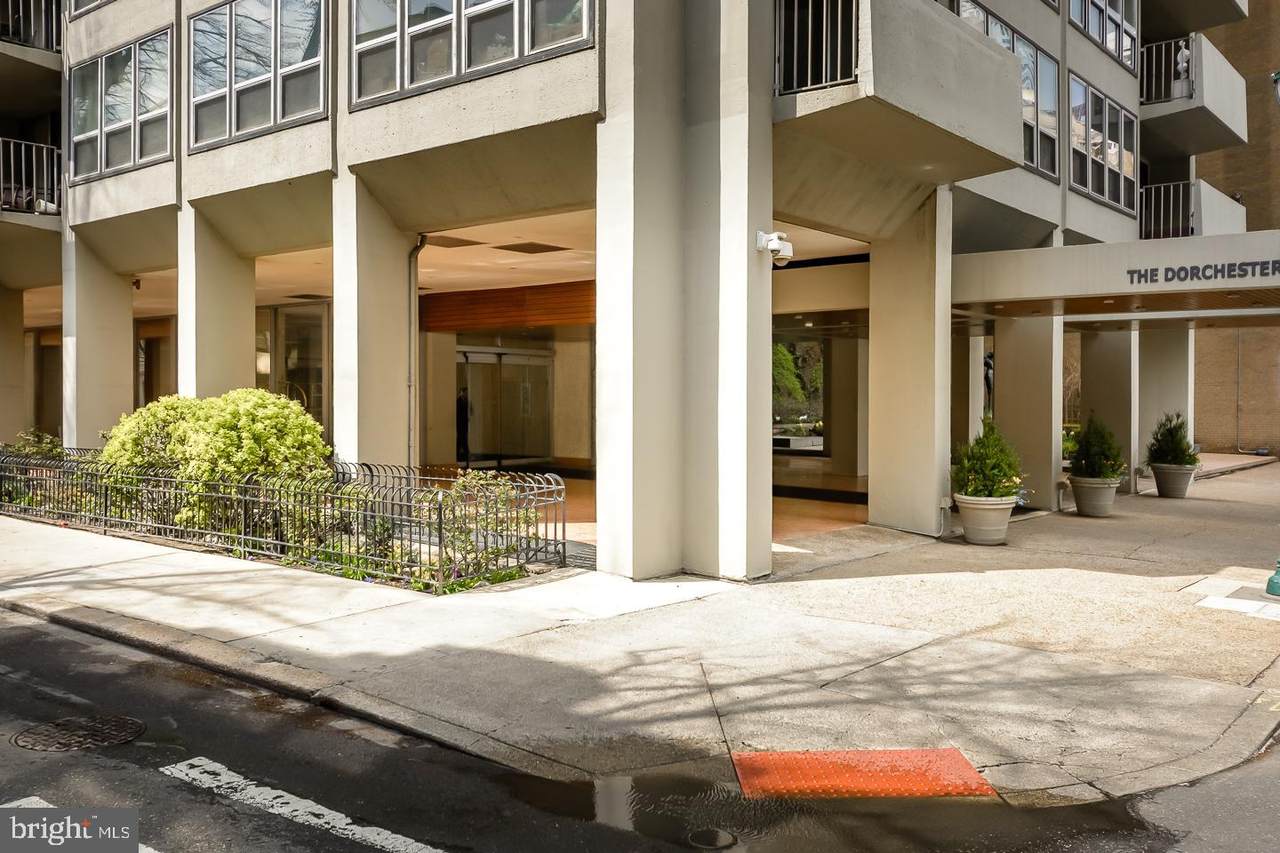 224-30 Rittenhouse Square - Photo 1