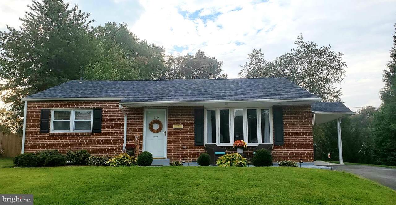 102 Ridgeland Road - Photo 1