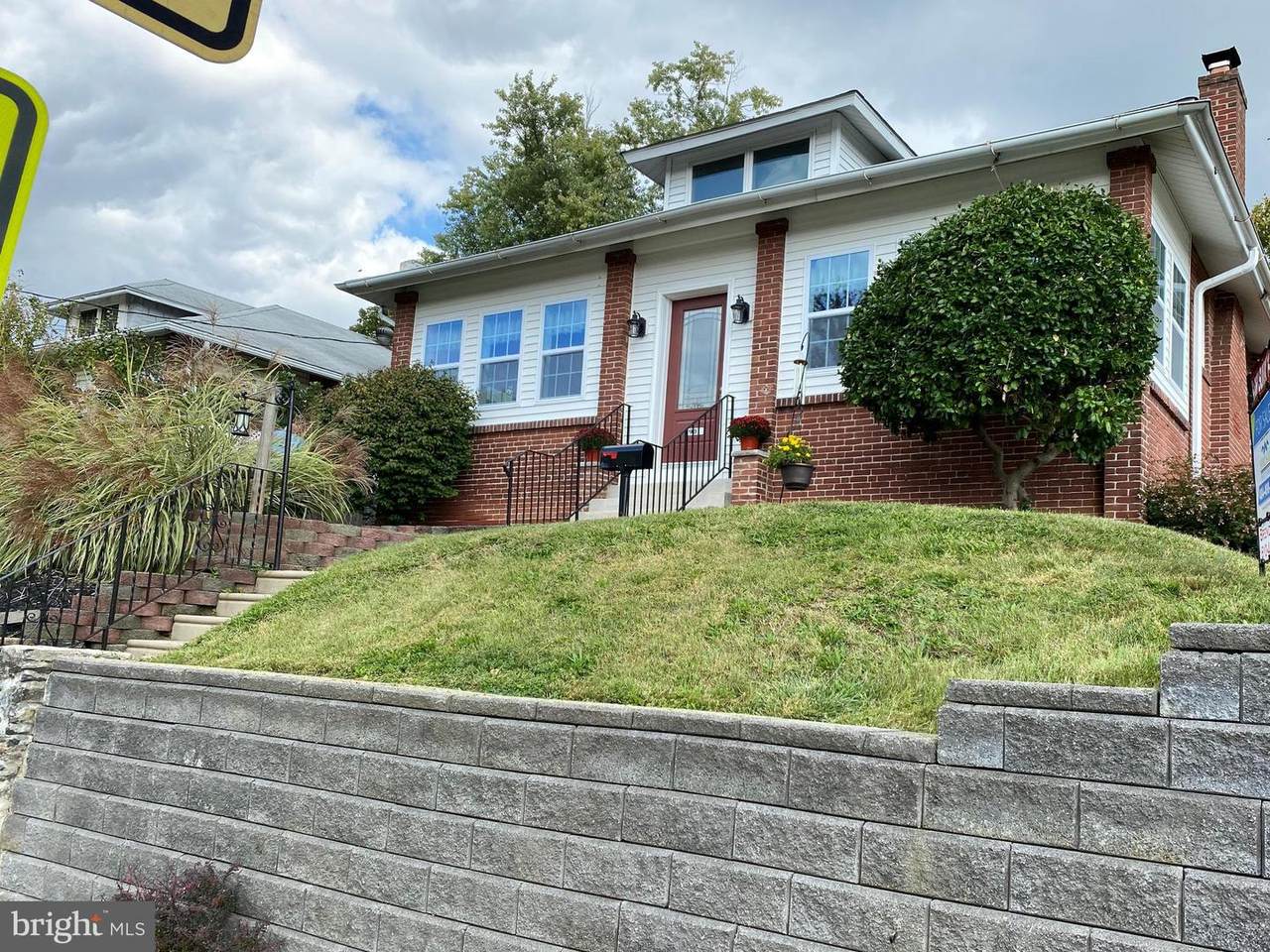 901 Washington Avenue - Photo 1