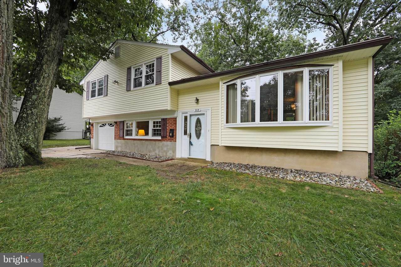 205 Shady Lane - Photo 1