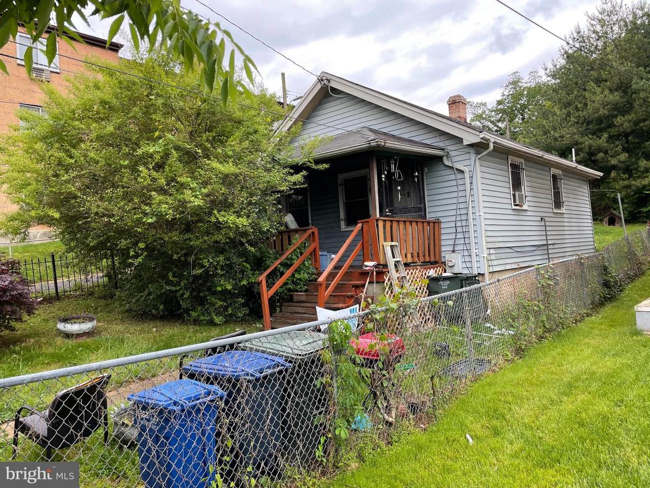 612 44TH Street - Photo 1