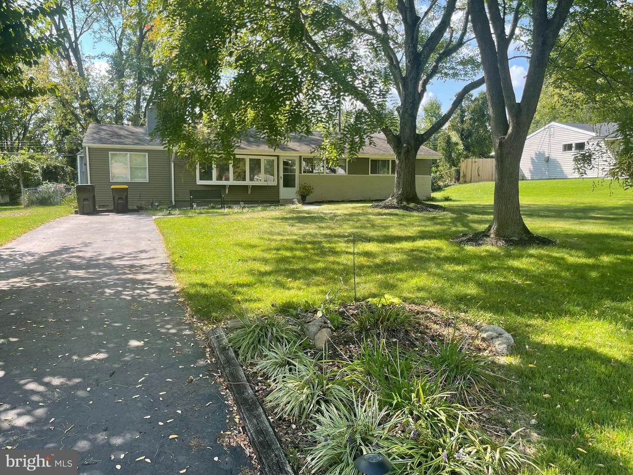 2528 Parkview Drive - Photo 1