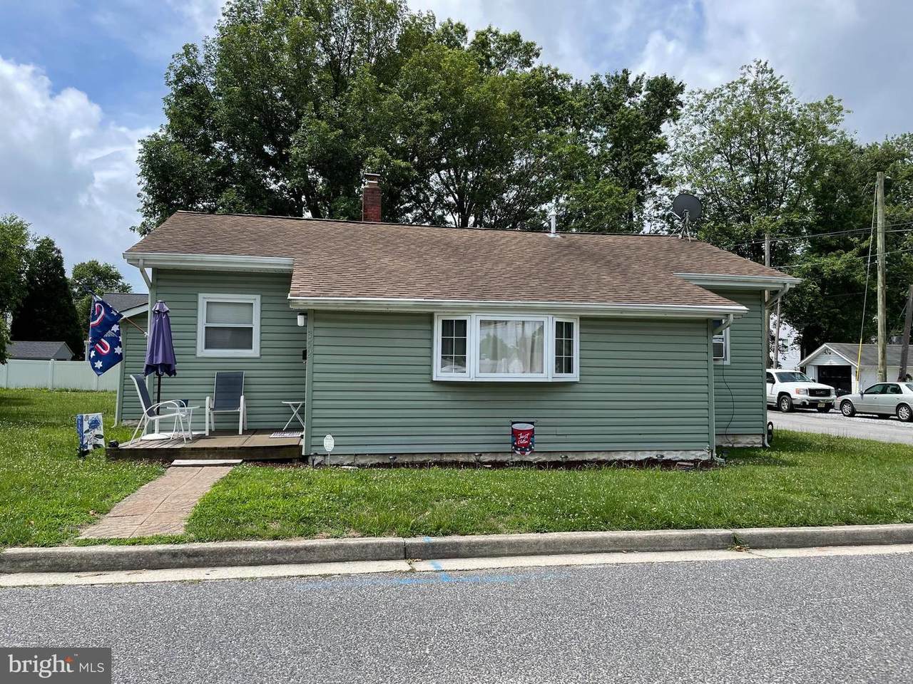 352 Ives Avenue - Photo 1