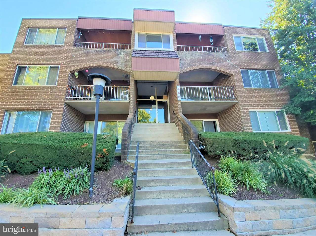 440 Girard Street - Photo 1