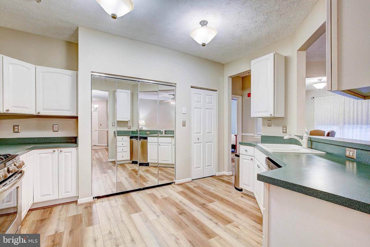 2402 Chestnut Terrace Court - Photo 1