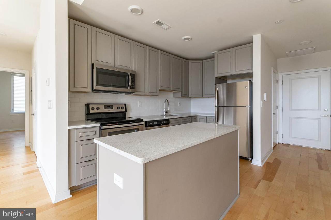 627 Girard Avenue - Photo 1
