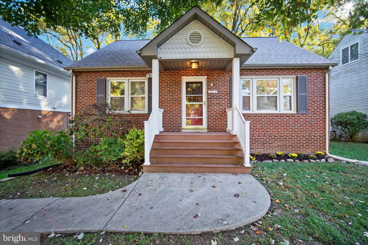221 Forest Avenue - Photo 1