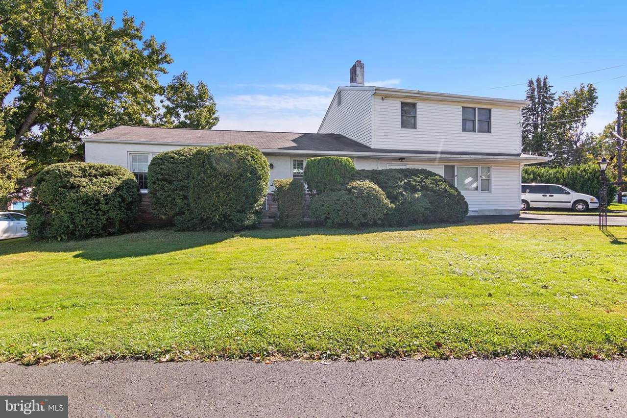 821 Burke Avenue - Photo 1