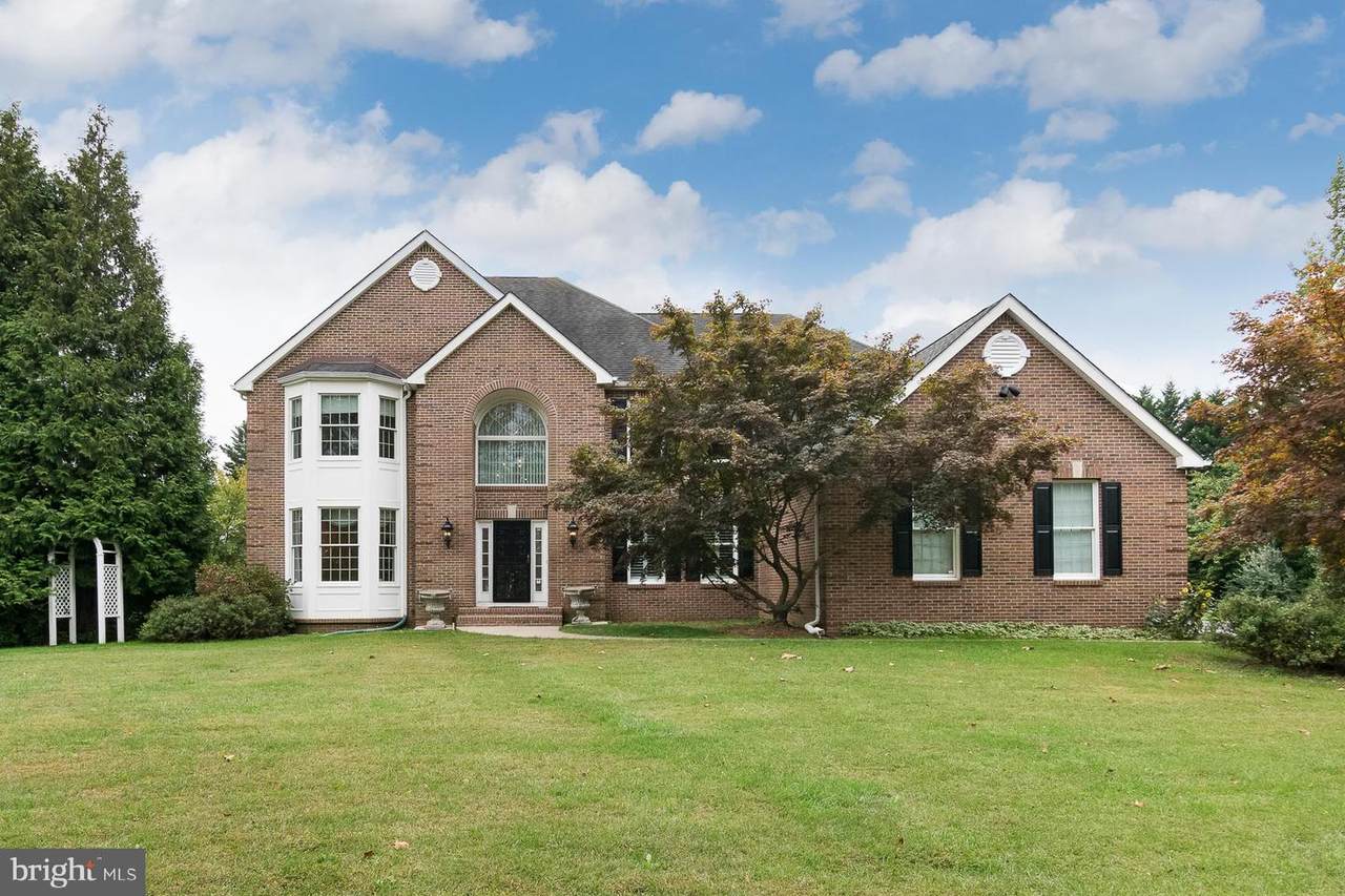 305 Cobblestone Way - Photo 1