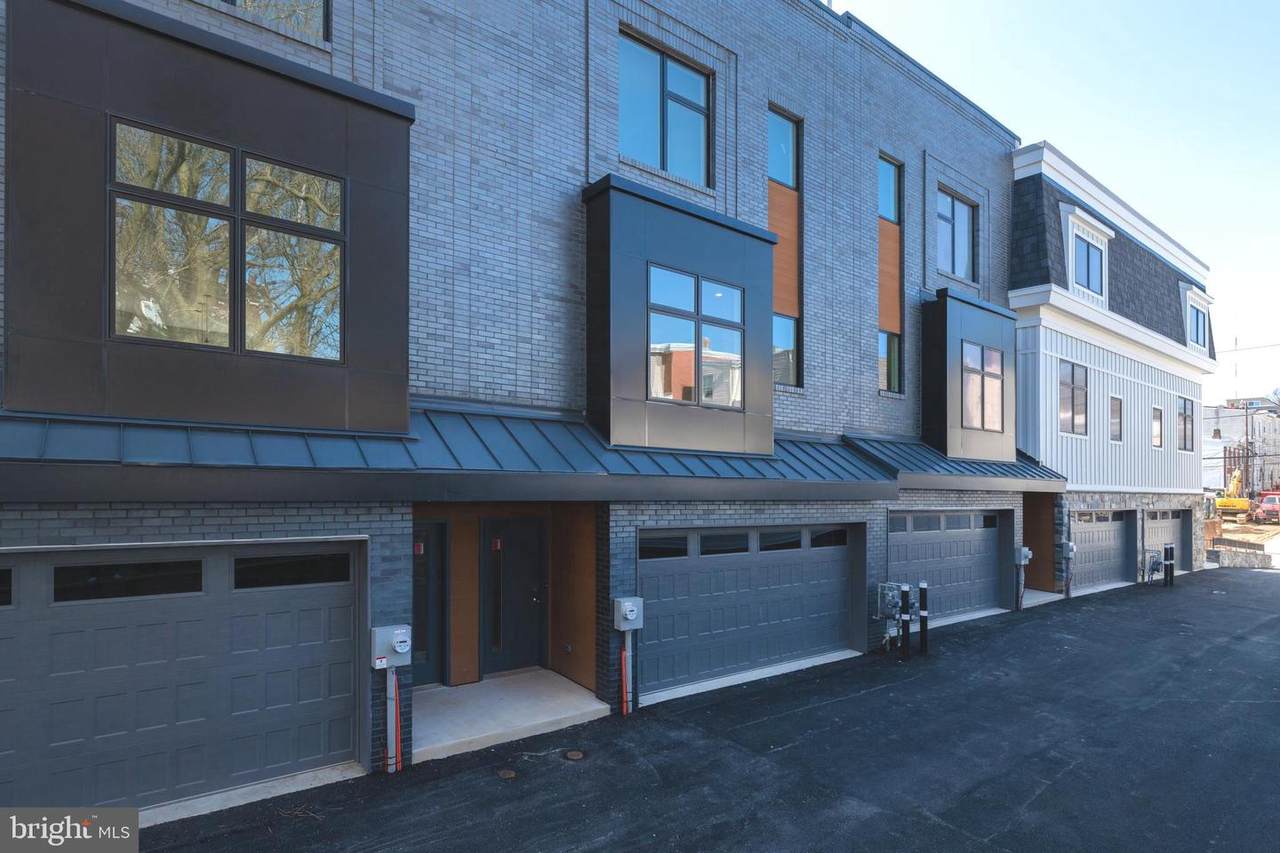 263 Hermitage Street - Photo 1