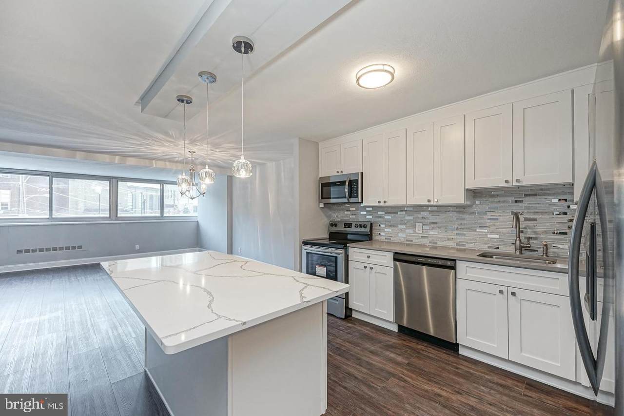 2401 Pennsylvania - Photo 1