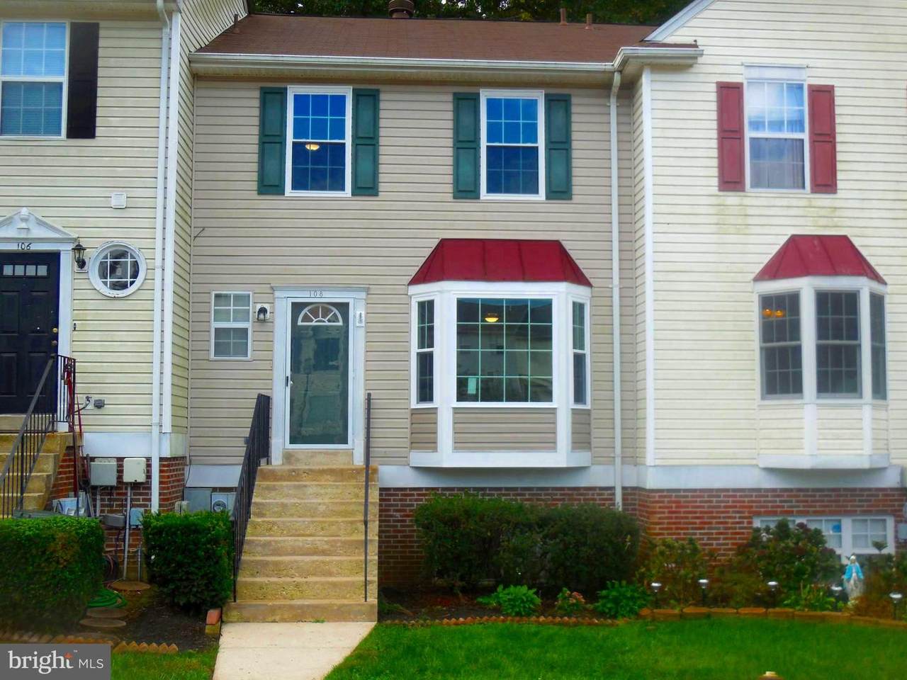108 Charleston Court - Photo 1