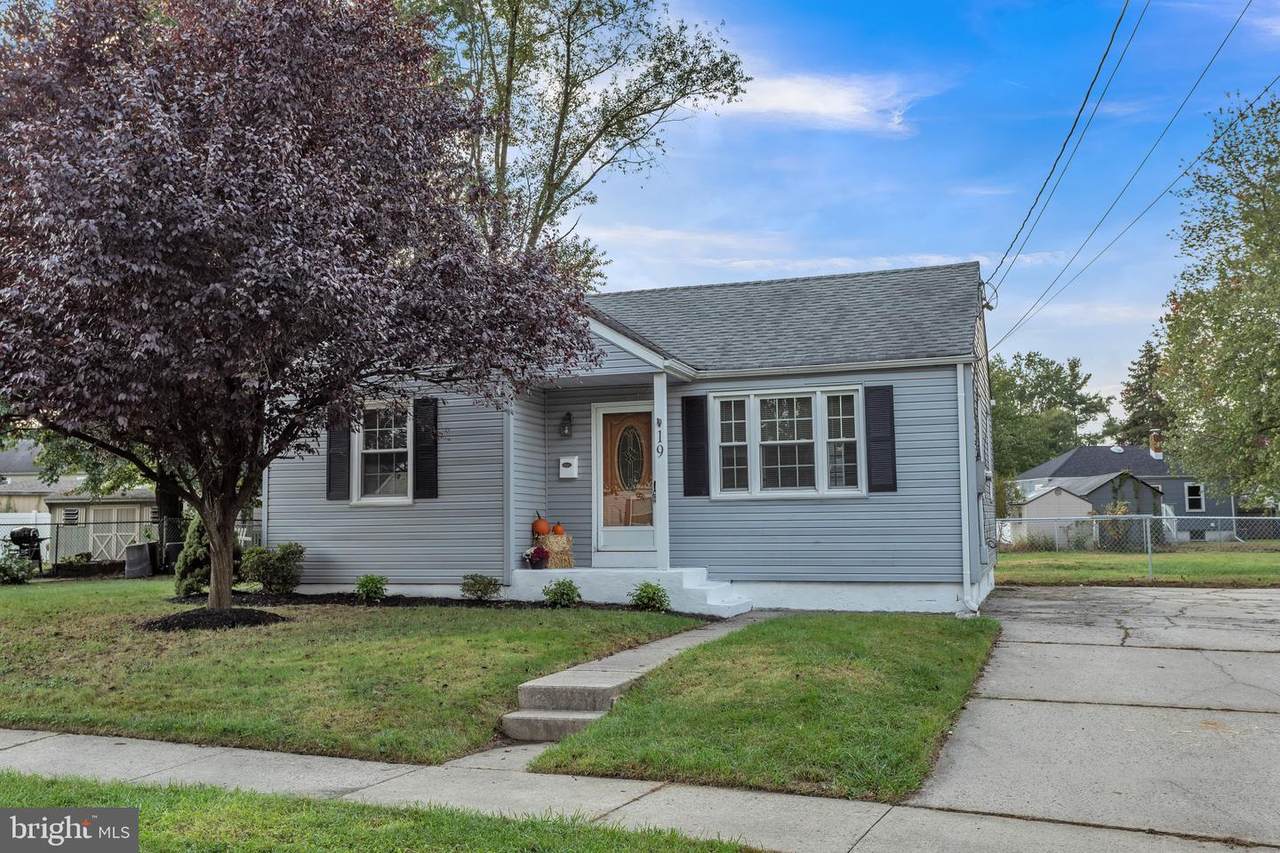 19 Stanford Road - Photo 1