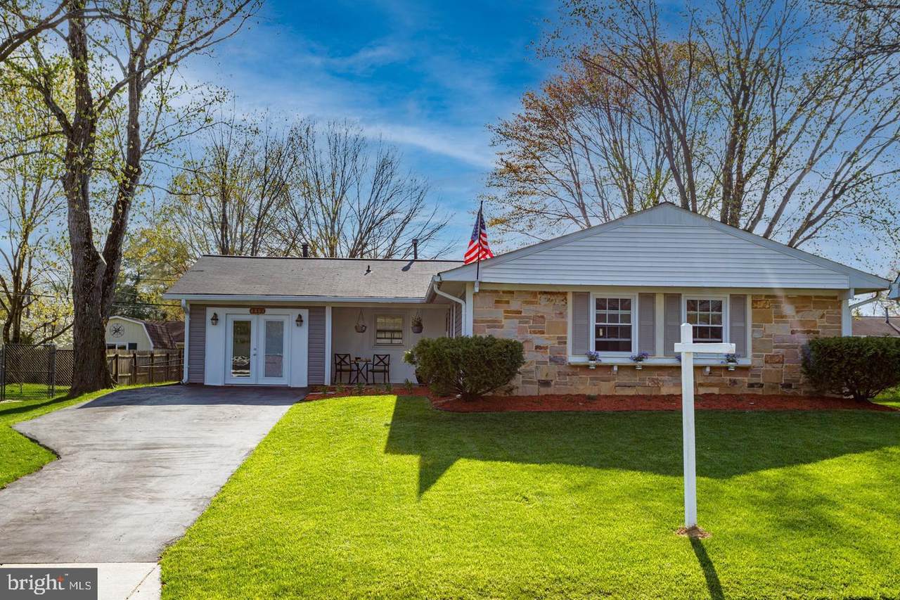 4404 Ockford Lane - Photo 1