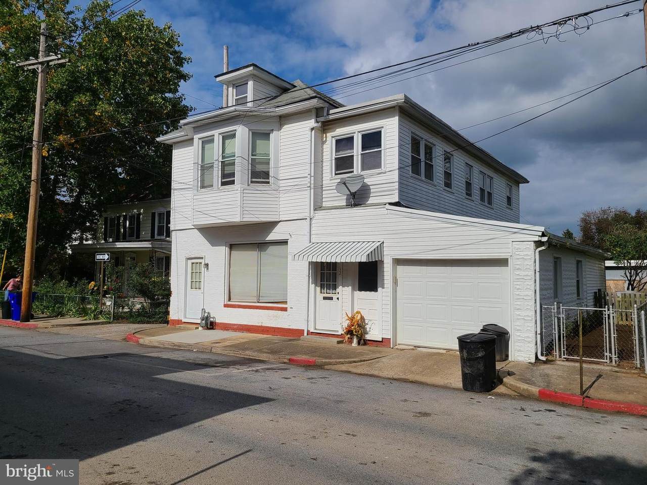 132 Wayside Avenue - Photo 1