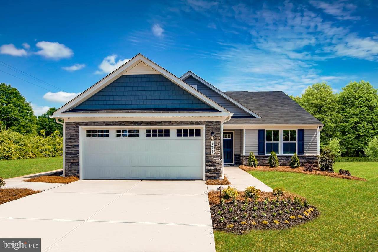 171 Hopewell Drive - Photo 1