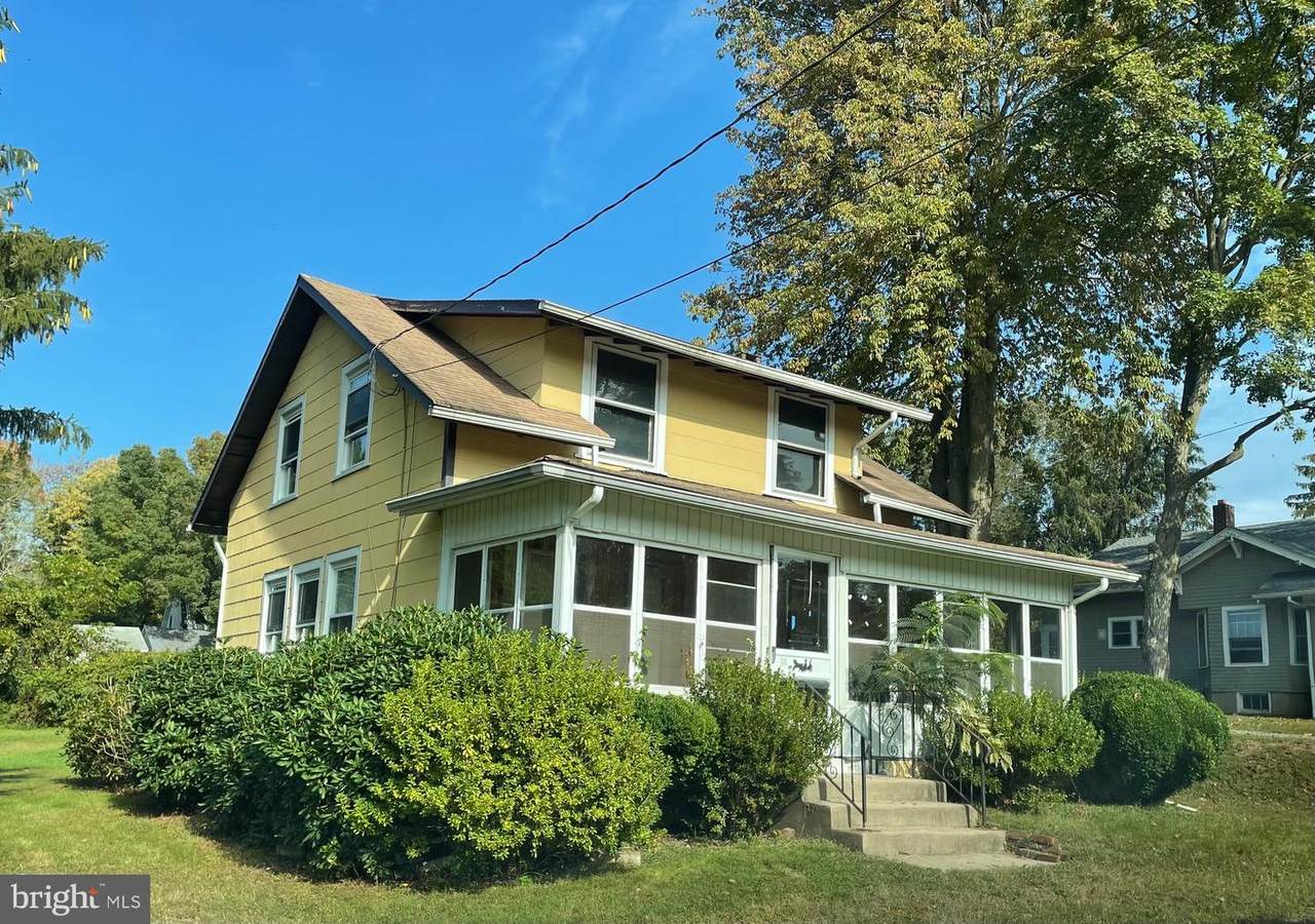 16 Park Lake Avenue - Photo 1