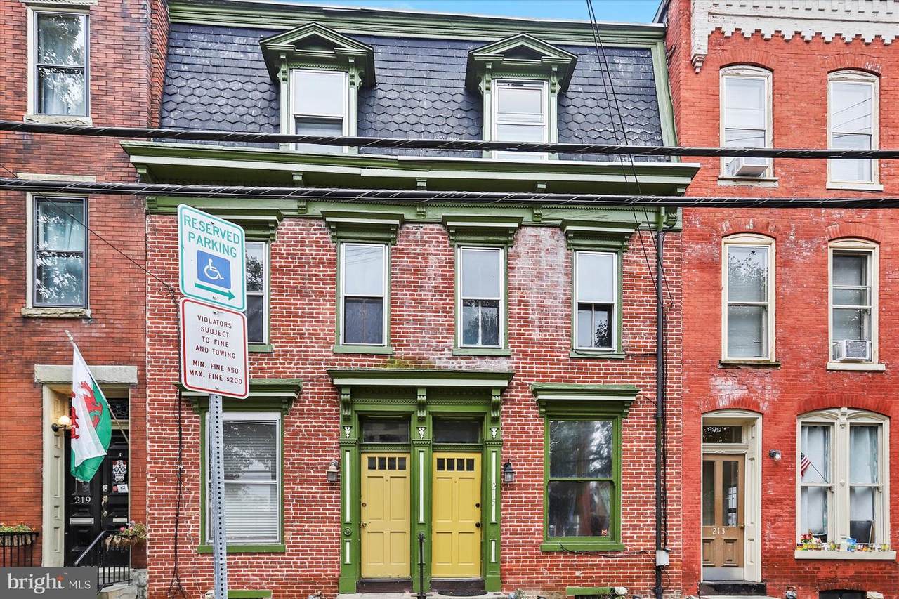215 Briggs - Photo 1