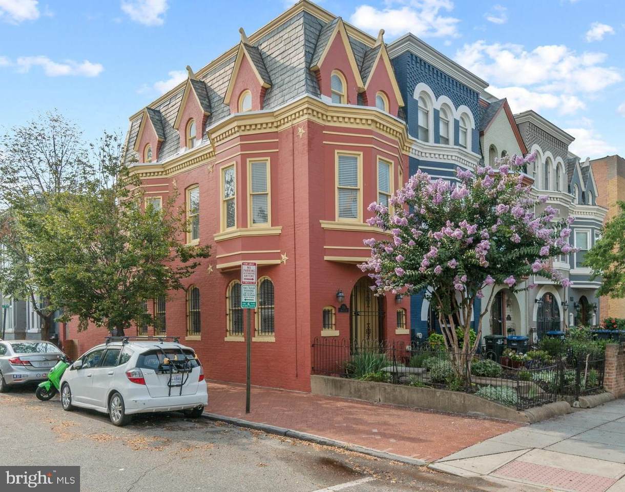 716 13TH Street - Photo 1