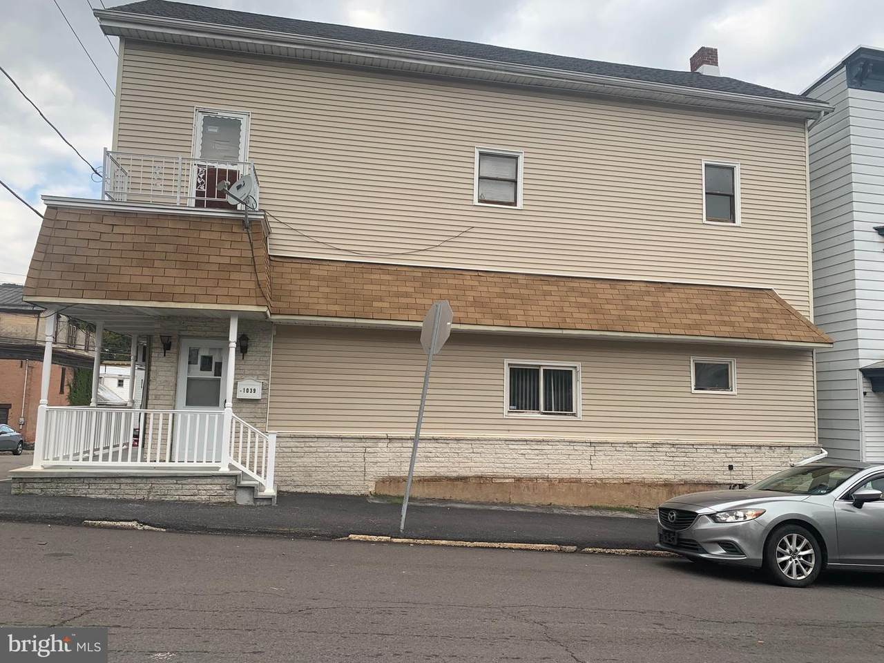 1035-1039 9 Walnut Street - Photo 1
