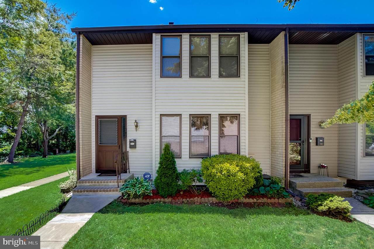 703 Twin Rivers Dr N - Photo 1