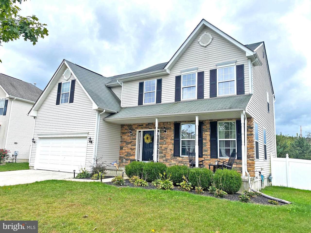 772 Sherwood Drive - Photo 1