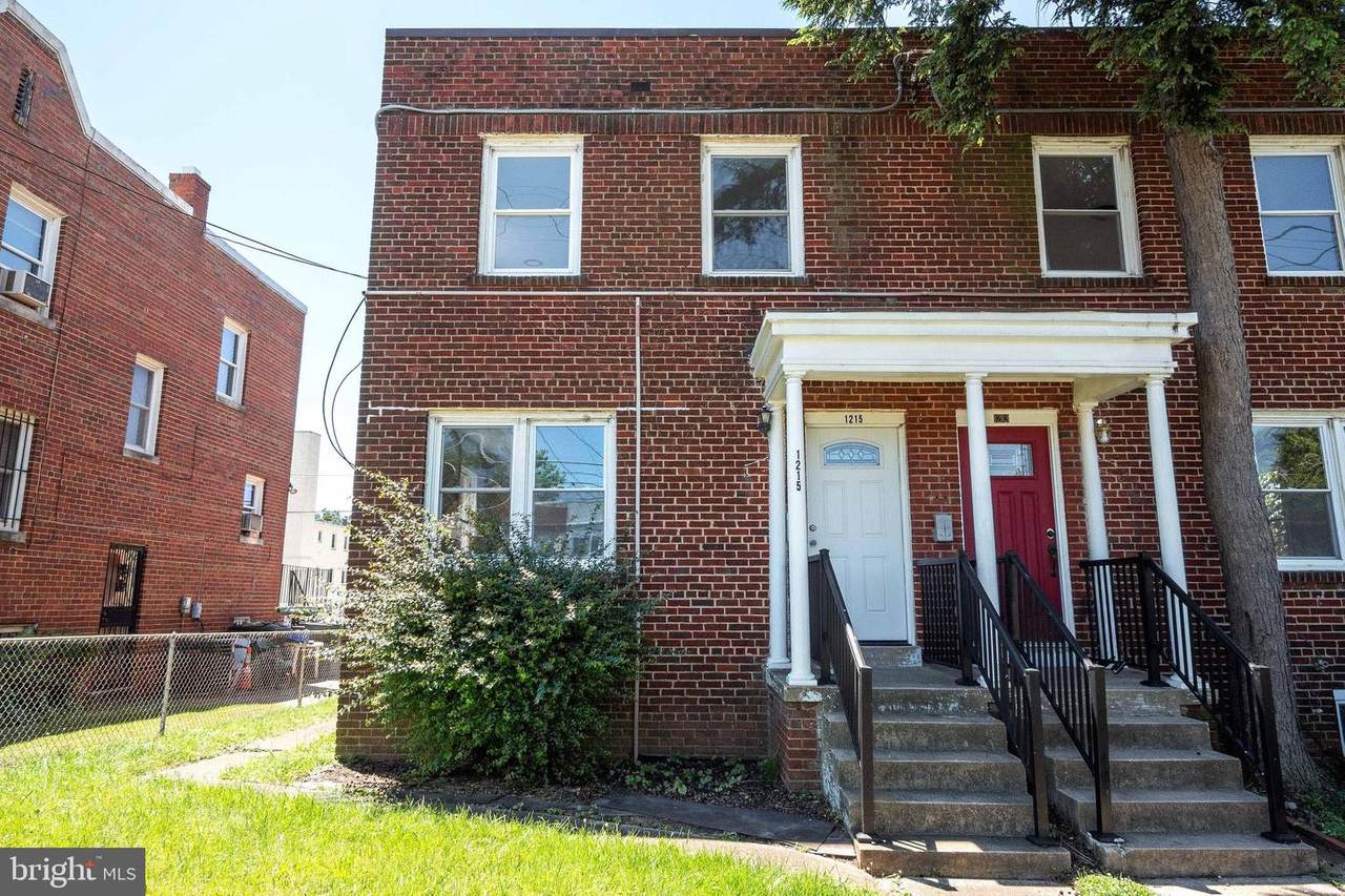 1215 Savannah Street - Photo 1