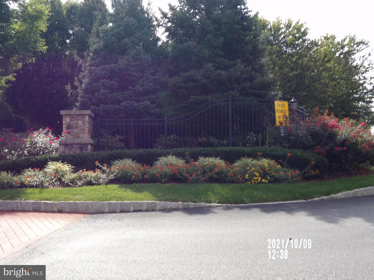 514 Creekside Drive - Photo 1