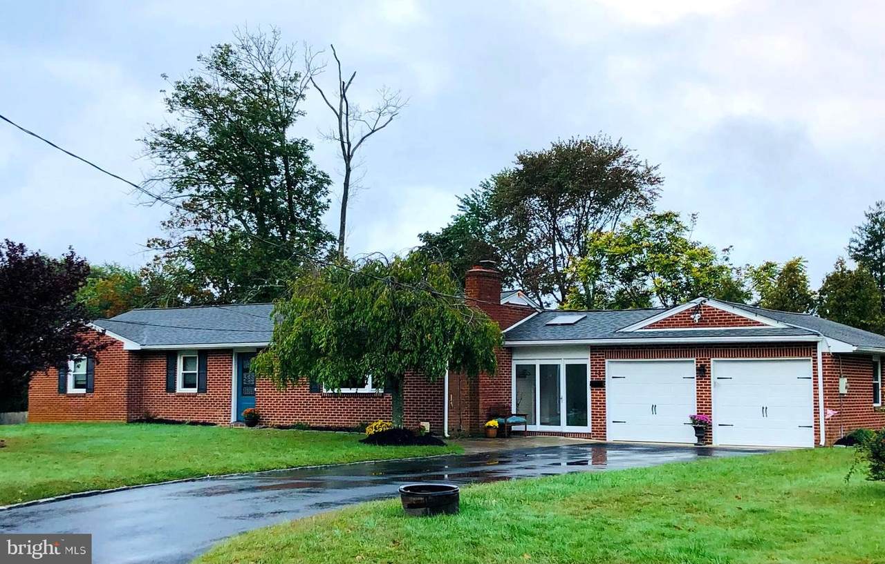 13 Bishop Avenue - Photo 1