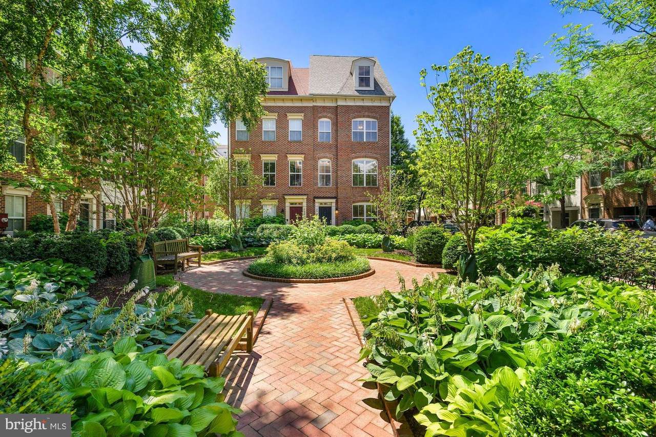 724 Capitol Square Place - Photo 1