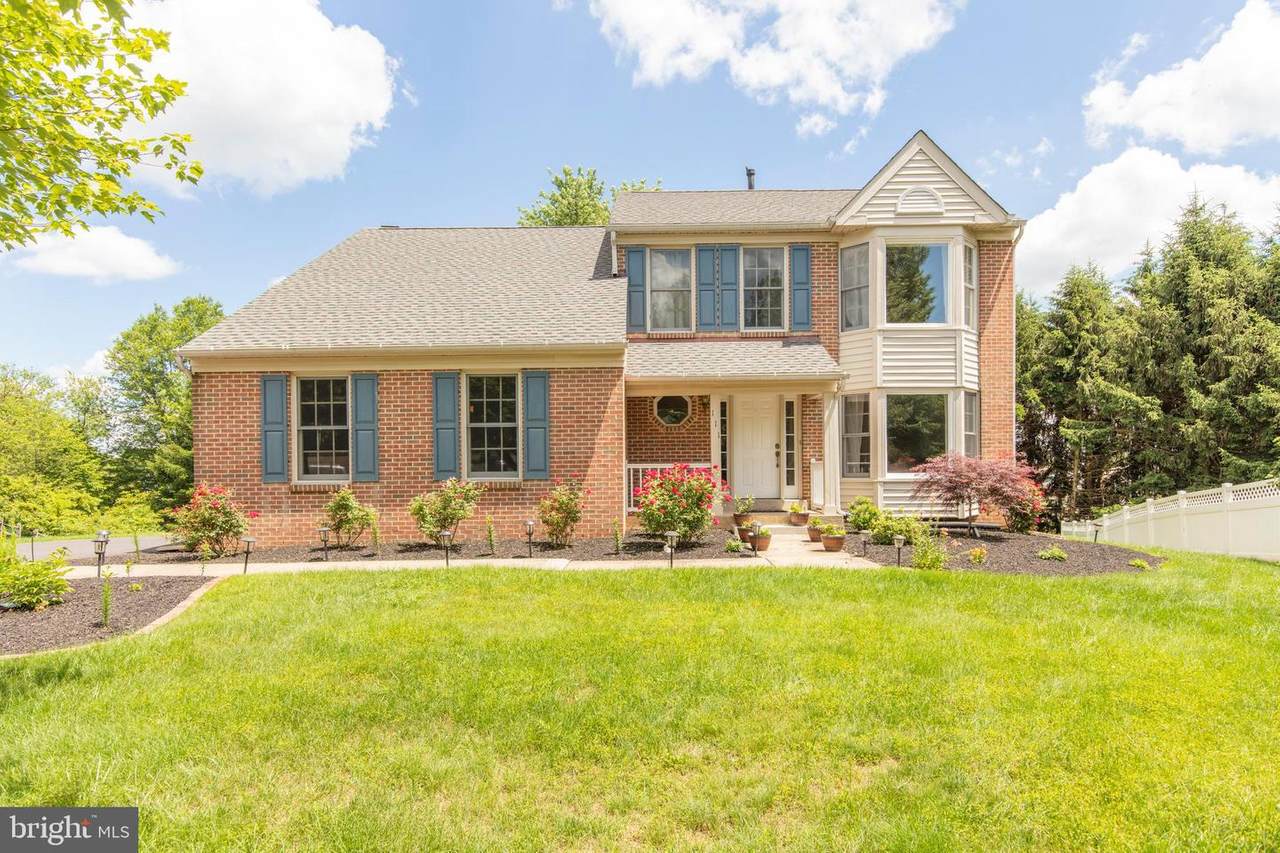 111 Cambridge Court - Photo 1