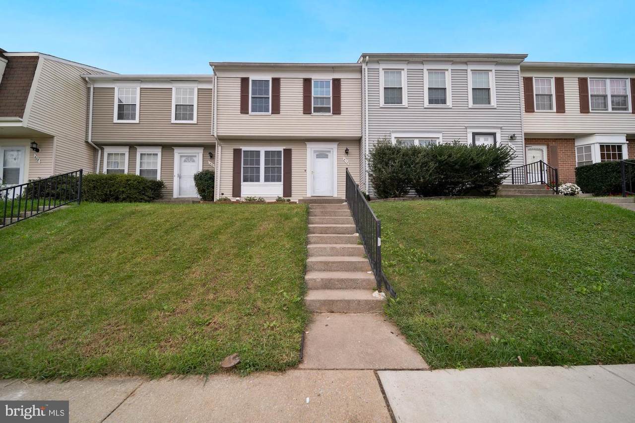 412 Carousel Court - Photo 1
