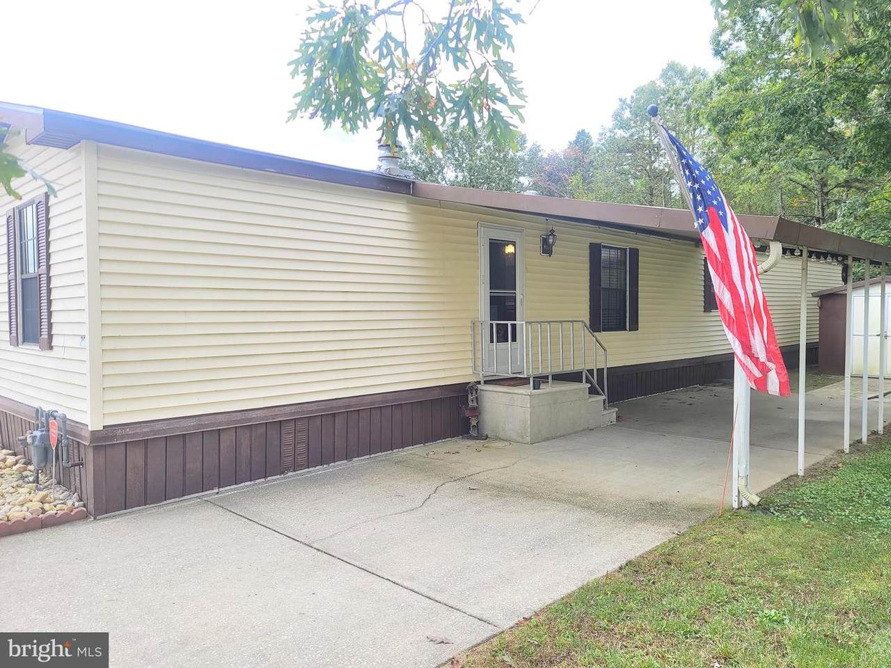 267 Mayflower Drive - Photo 1