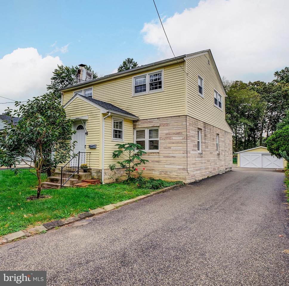 22 Browning Avenue - Photo 1